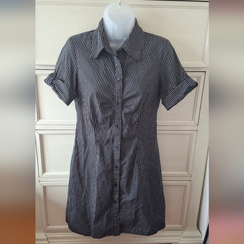 💕Black & White Pinstipe Button Up Dress